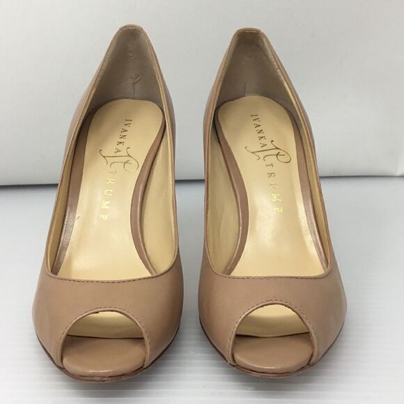 Ivanka Trump Cleo Pump (B6) - Picture 3 of 8